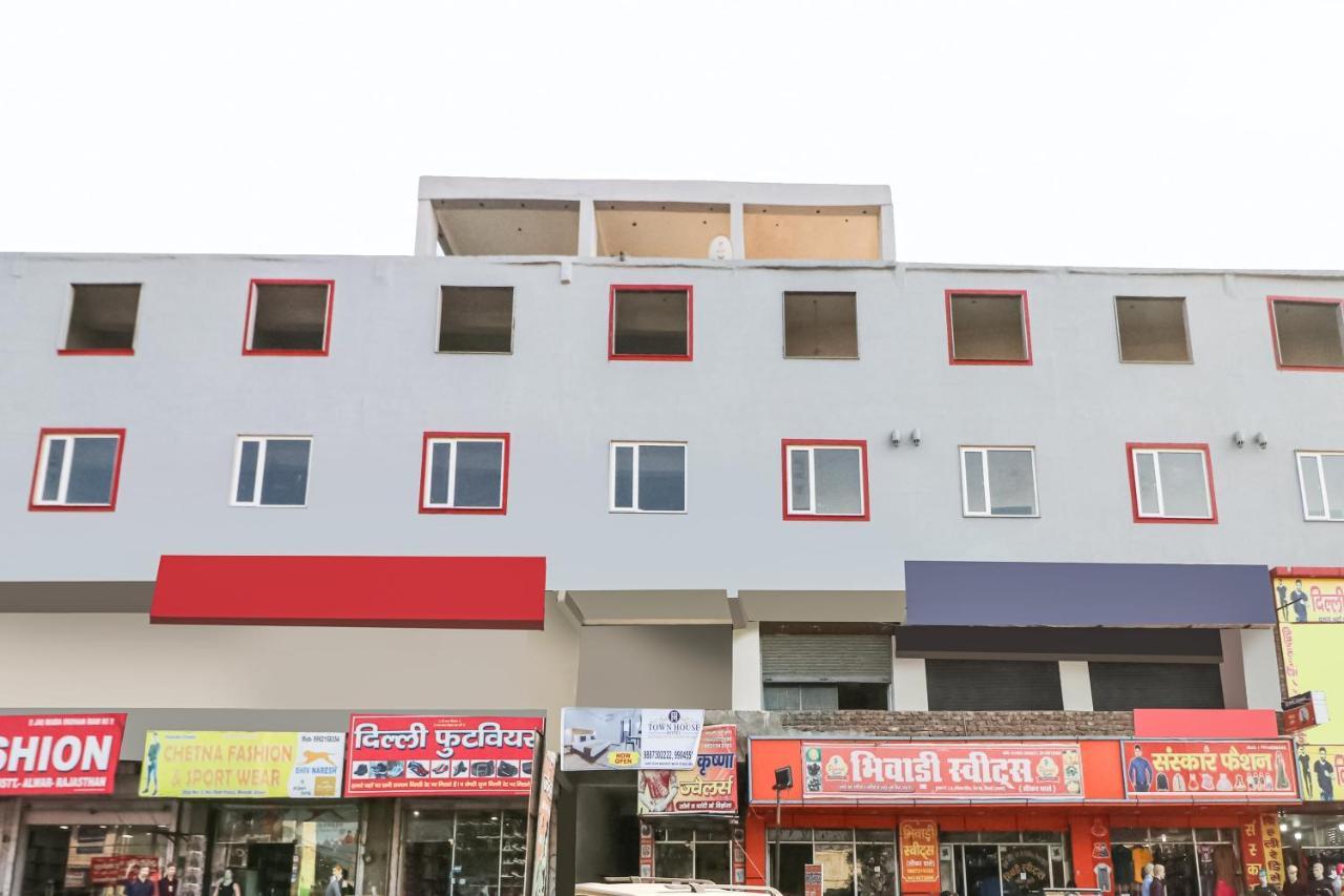 Townhall Bhiwadi Bagian luar foto